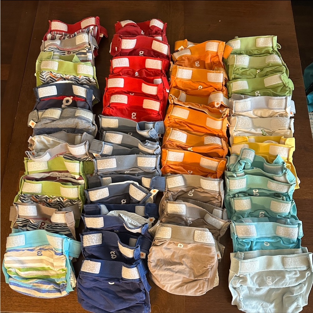 67pc Bulk lot Gdiaper size medium lot